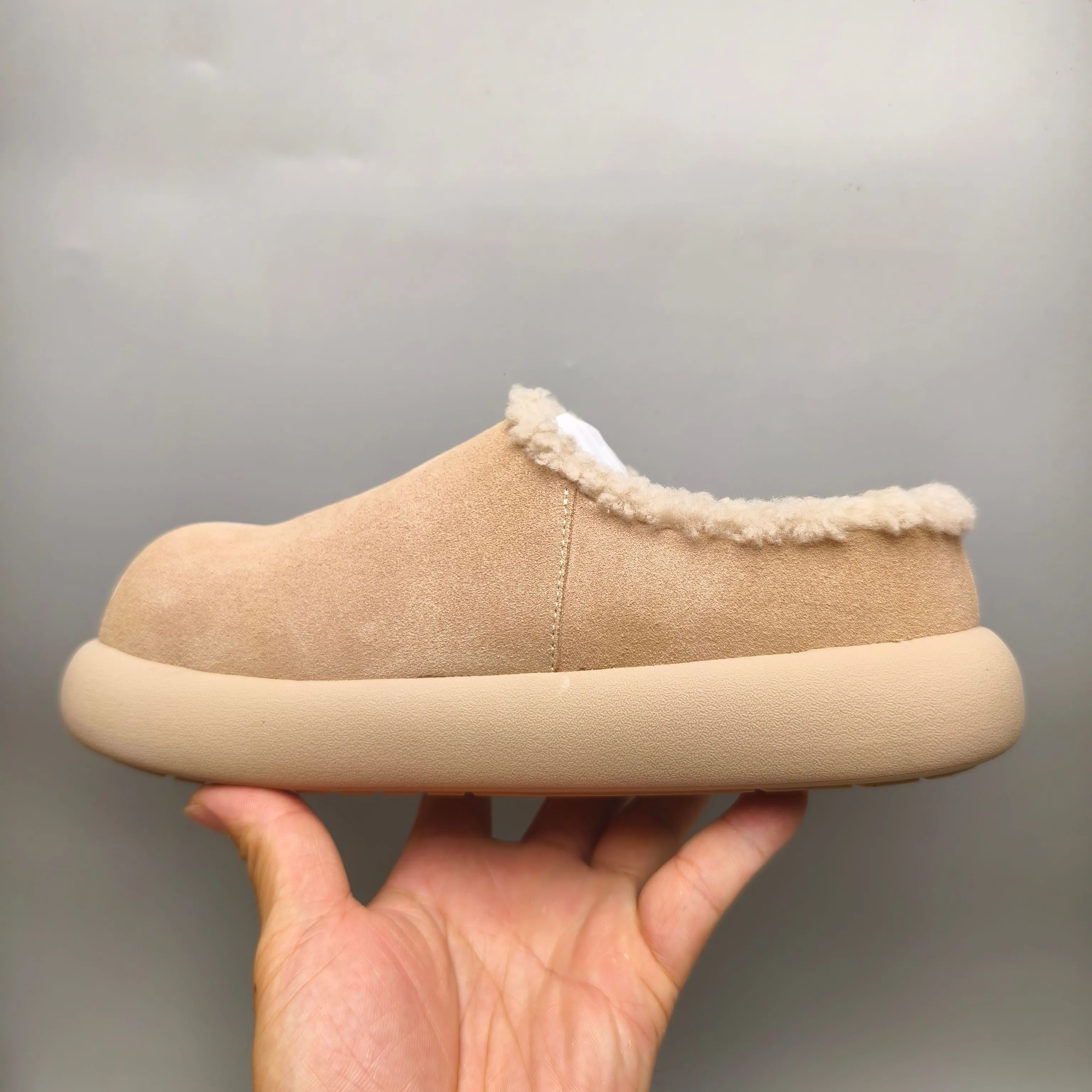 💰480 UGG sheepskin all-in-one snow boots 6088 UGG sheepskin all-in-one snow boots slip-on home shoes potato thick-soled women's shoes color: maroon antelope brown sand chocolate matching code: 35-40